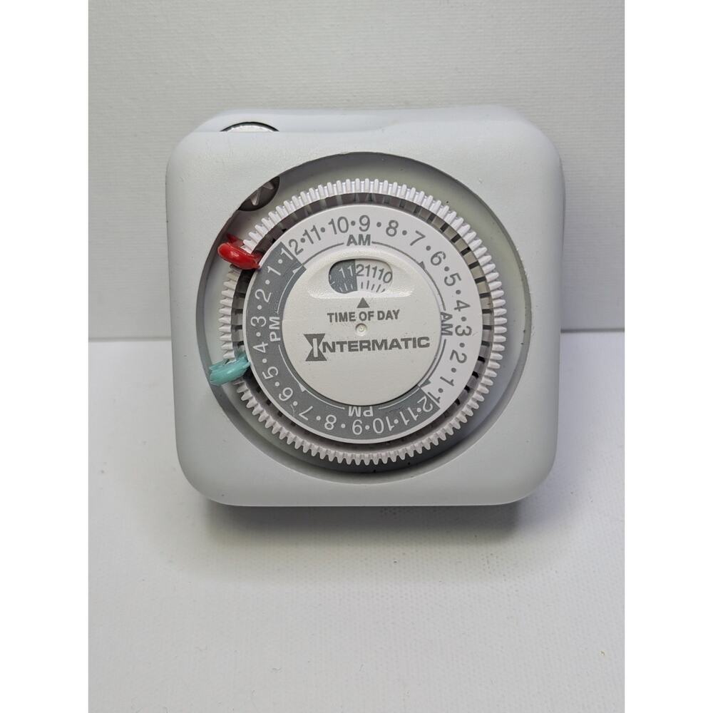 Intermatic TN311 15 Amp Timer for Indoor Lights and Decorations Grounded